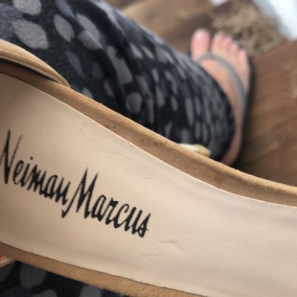 Neiman Marcus Suede Strap Herls - Picture 5 of 6